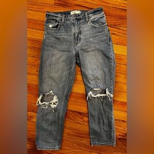 ABERCROMBIE & FITCH CURVE LOVE HIGH RISE MOM JEAN 27S